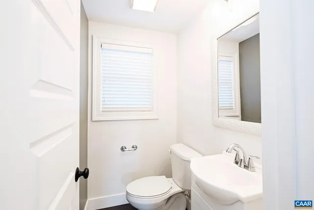 $3,000 | 903 Nassau Street, Charlottesville, VA 22902