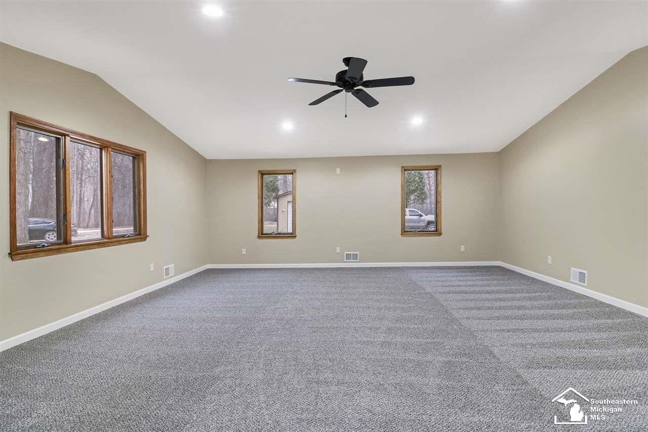 22699 Merriman Road New Boston, MI 48164 - Photo 3 of 40 31366825-2.JPG