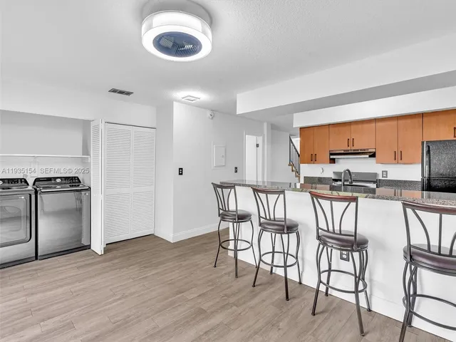 $299,999 | 3911 Southwest 52nd Avenue, Unit 41, Pembroke Park, FL 33023