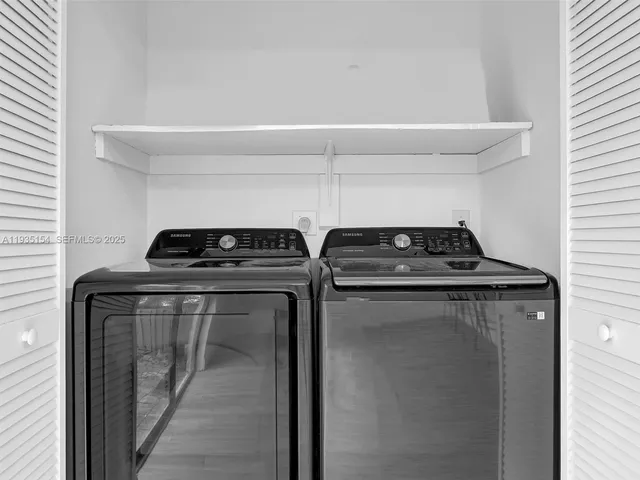 $299,999 | 3911 Southwest 52nd Avenue, Unit 41, Pembroke Park, FL 33023