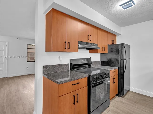 $299,999 | 3911 Southwest 52nd Avenue, Unit 41, Pembroke Park, FL 33023