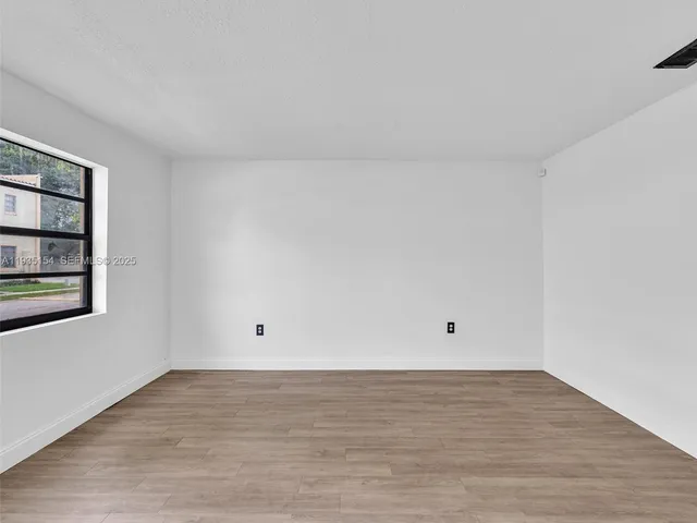 $299,999 | 3911 Southwest 52nd Avenue, Unit 41, Pembroke Park, FL 33023