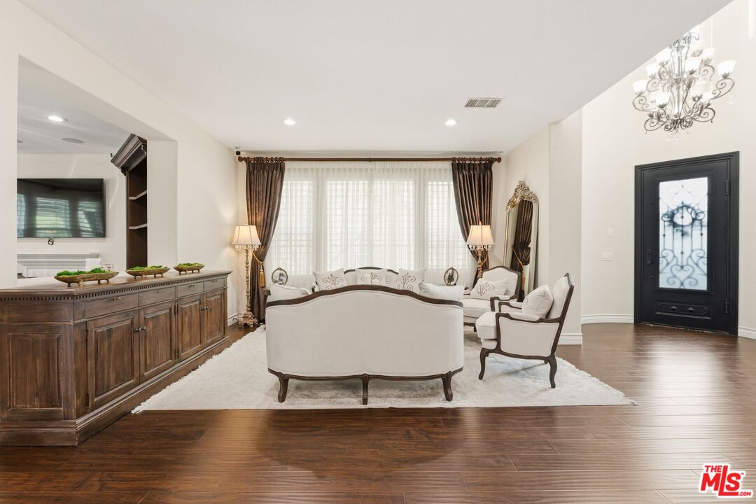 11564 Apulia Court Porter Ranch, CA 91326 - Photo 12 of 52