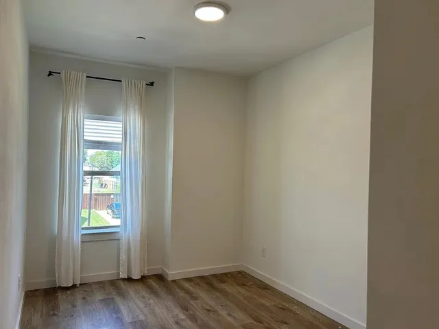 $2,350 | 1028 17th Street, Plano, TX 75074