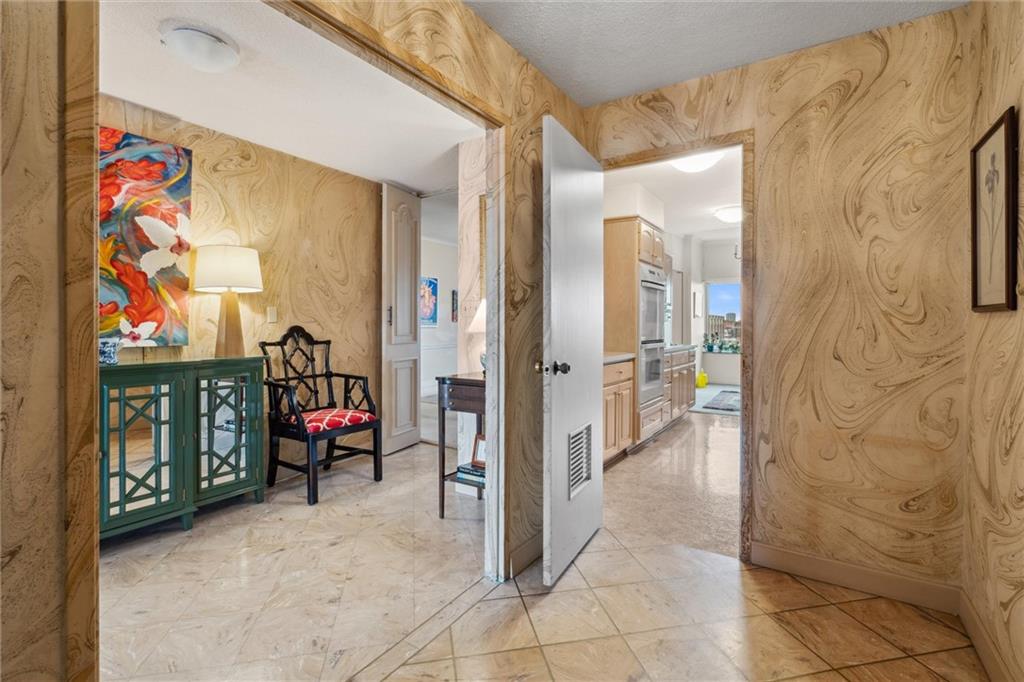 4545 Wornall Road, Unit 1210 Kansas City, MO 64111 - Photo 6 of 50 Gallery Image 6