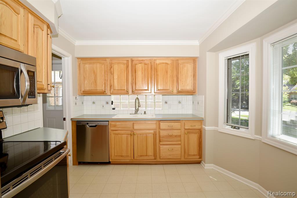 2453 Windemere Road Birmingham, MI 48009 - Photo 11 of 40