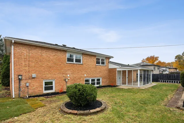 $359,900 | 528 East 191st Place, Glenwood, IL 60425