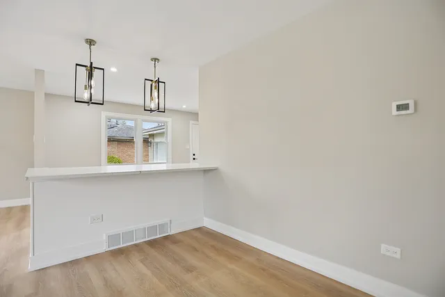 $359,900 | 528 East 191st Place, Glenwood, IL 60425