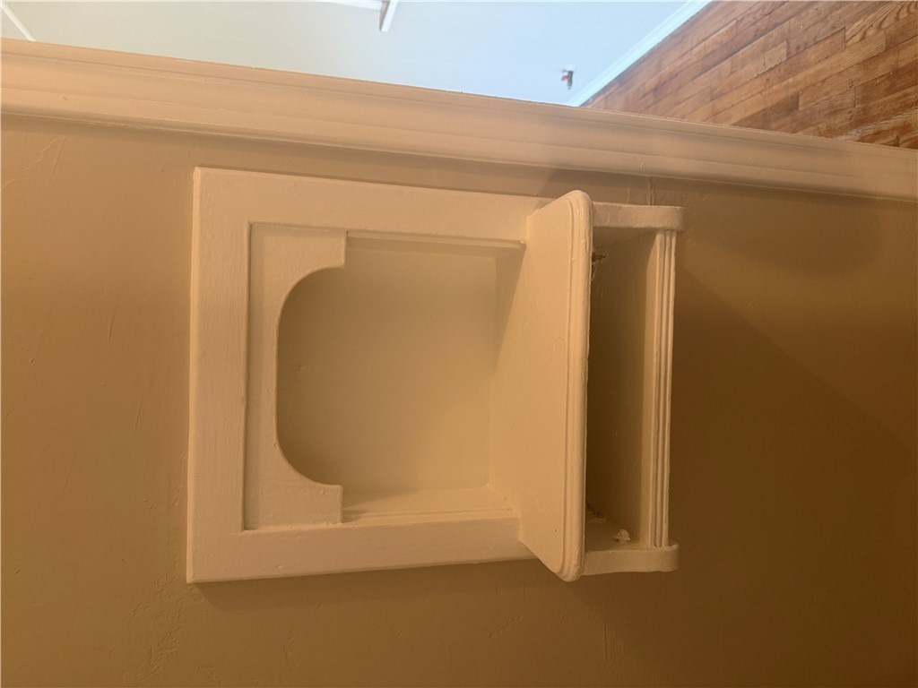 709 Churchill Drive Bryan, TX 77801 - Photo 9 of 31 a utility room with a washer and dryer