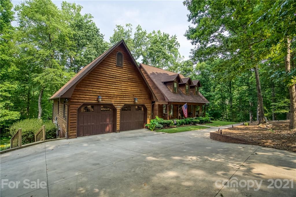 174 Winding Shore Road Troutman, NC 28166 - Photo 3 of 48 Gallery Image 3