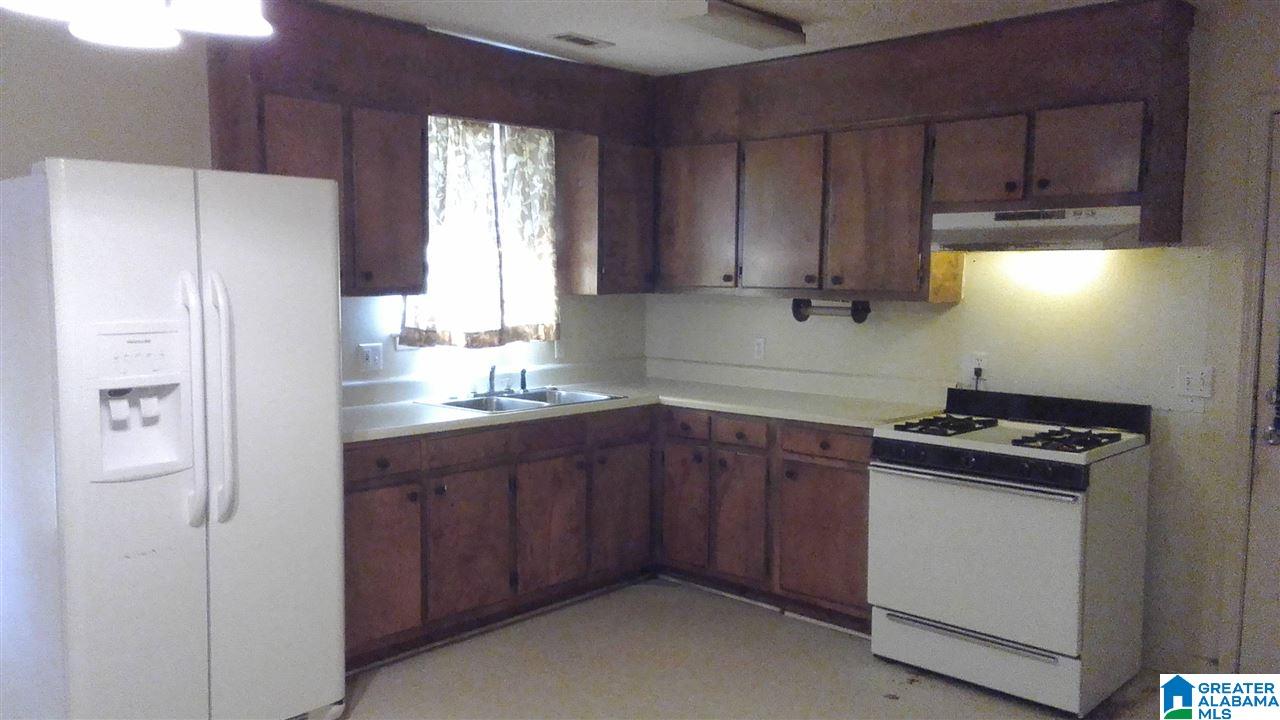 321 54th Street Fairfield, AL 35064 - Photo 3 of 10