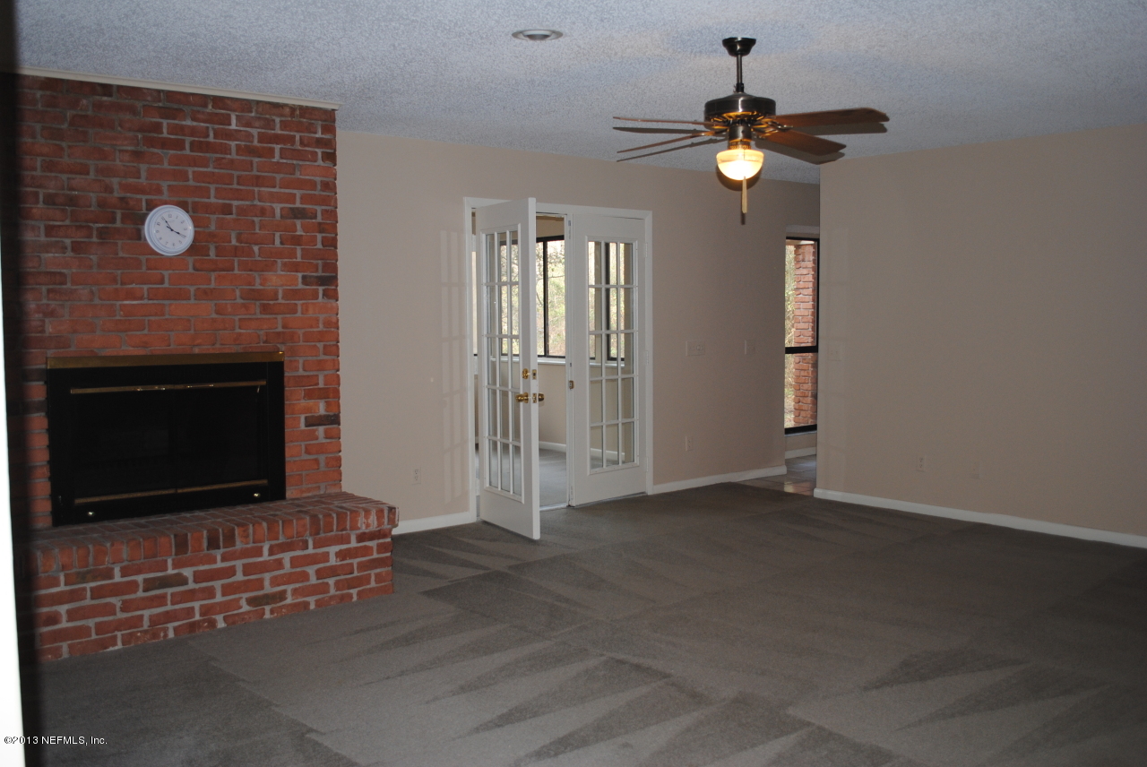 5142 Farm Creek Road St. Augustine, FL 32092 - Photo 8 of 66 Living Room