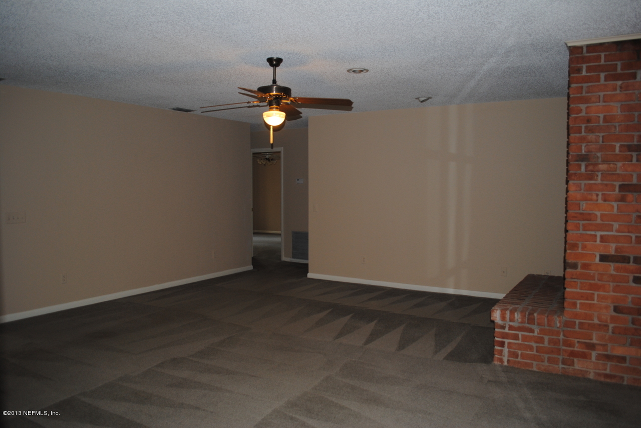5142 Farm Creek Road St. Augustine, FL 32092 - Photo 9 of 66 Living Room