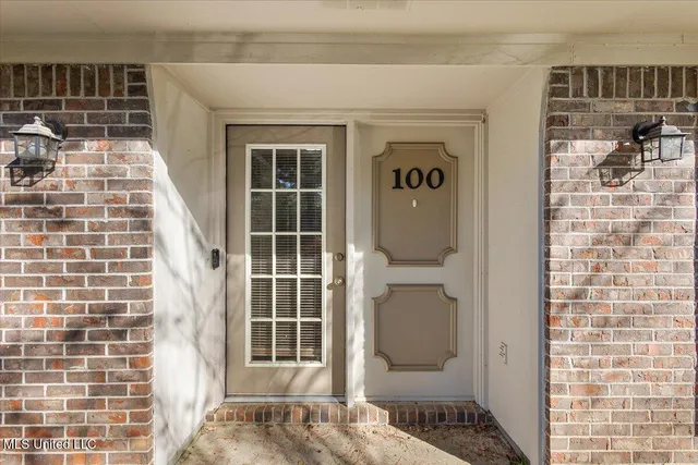 $210,000 | 100 Abby Oak Drive, Clinton, MS 39056