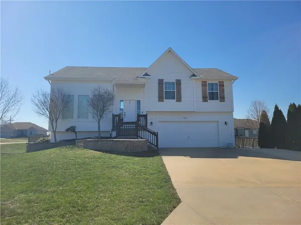 $359,000 | 1511 North 4th Street East, Louisburg, KS 66053