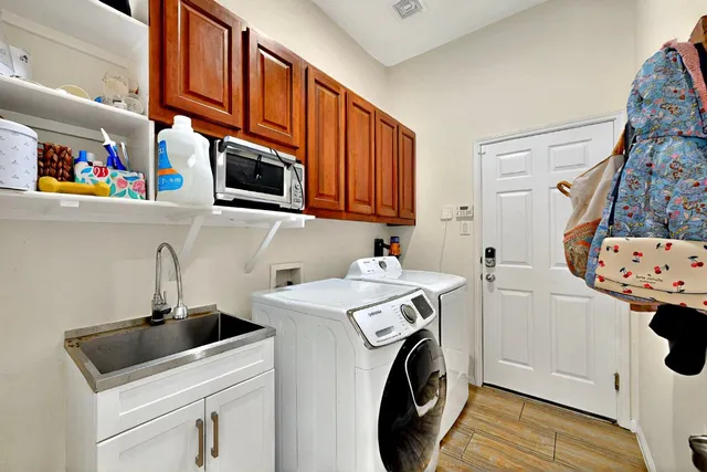 $865,000 | 16525 Broadbay Drive, Austin, TX 78717