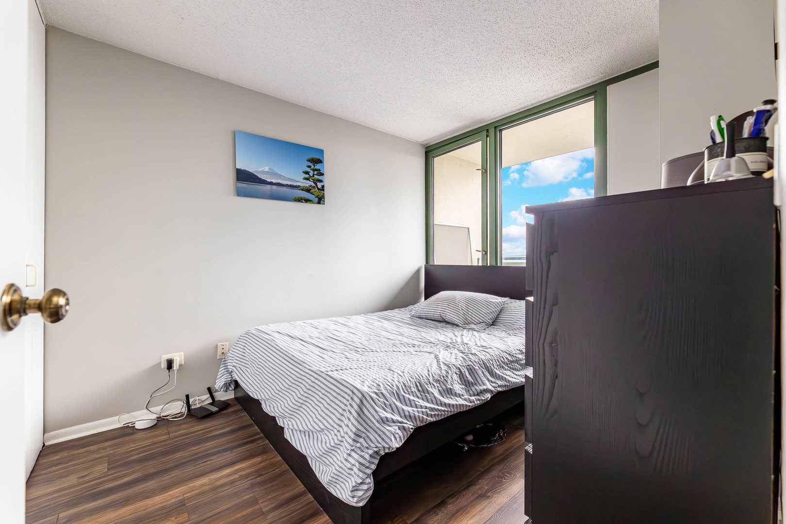 111 West Maple Street, Unit 1611 Chicago, IL 60610 - Photo 8 of 17