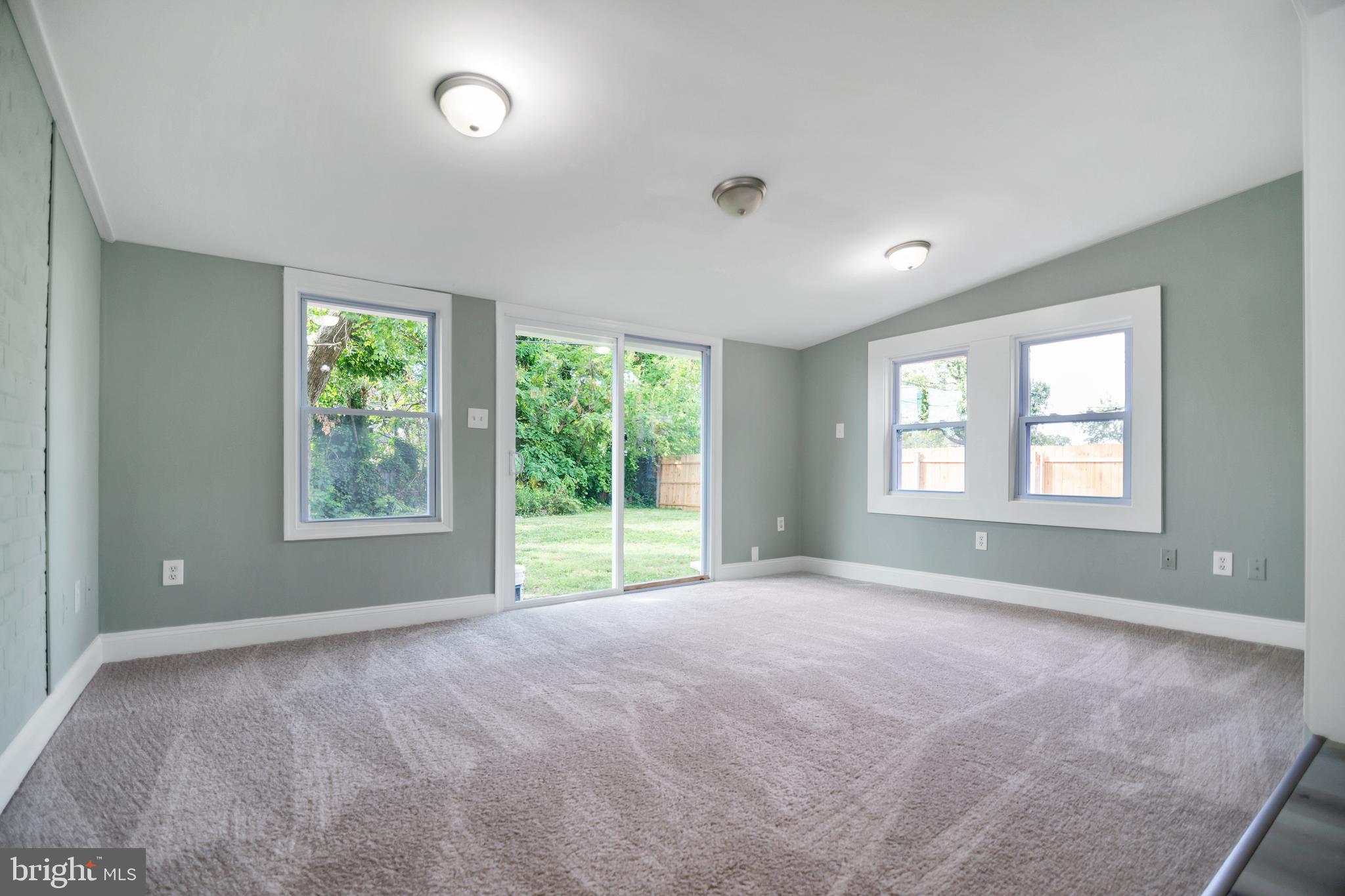 6054 Moorehead Road Baltimore, MD 21228 - Photo 8 of 23