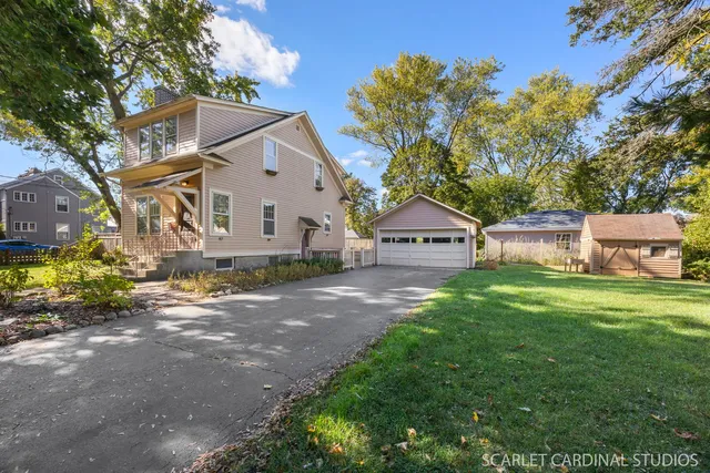 $375,000 | 84 South Caroline Street, Crystal Lake, IL 60014