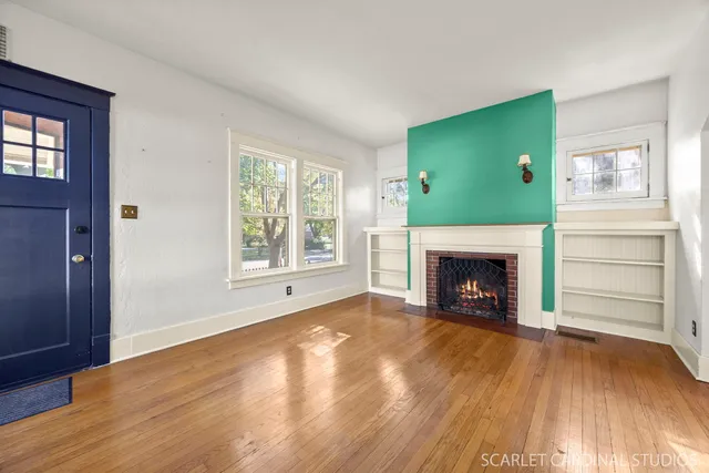 $375,000 | 84 South Caroline Street, Crystal Lake, IL 60014