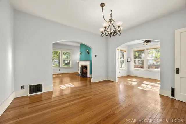 $375,000 | 84 South Caroline Street, Crystal Lake, IL 60014