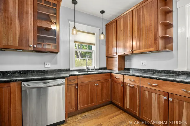 $375,000 | 84 South Caroline Street, Crystal Lake, IL 60014