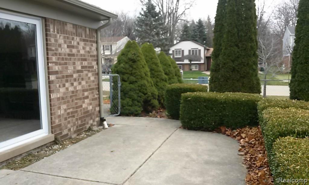 24671 Timber Ridge Trail Flat Rock, MI 48134 - Photo 24 of 26 CAM03056.jpg