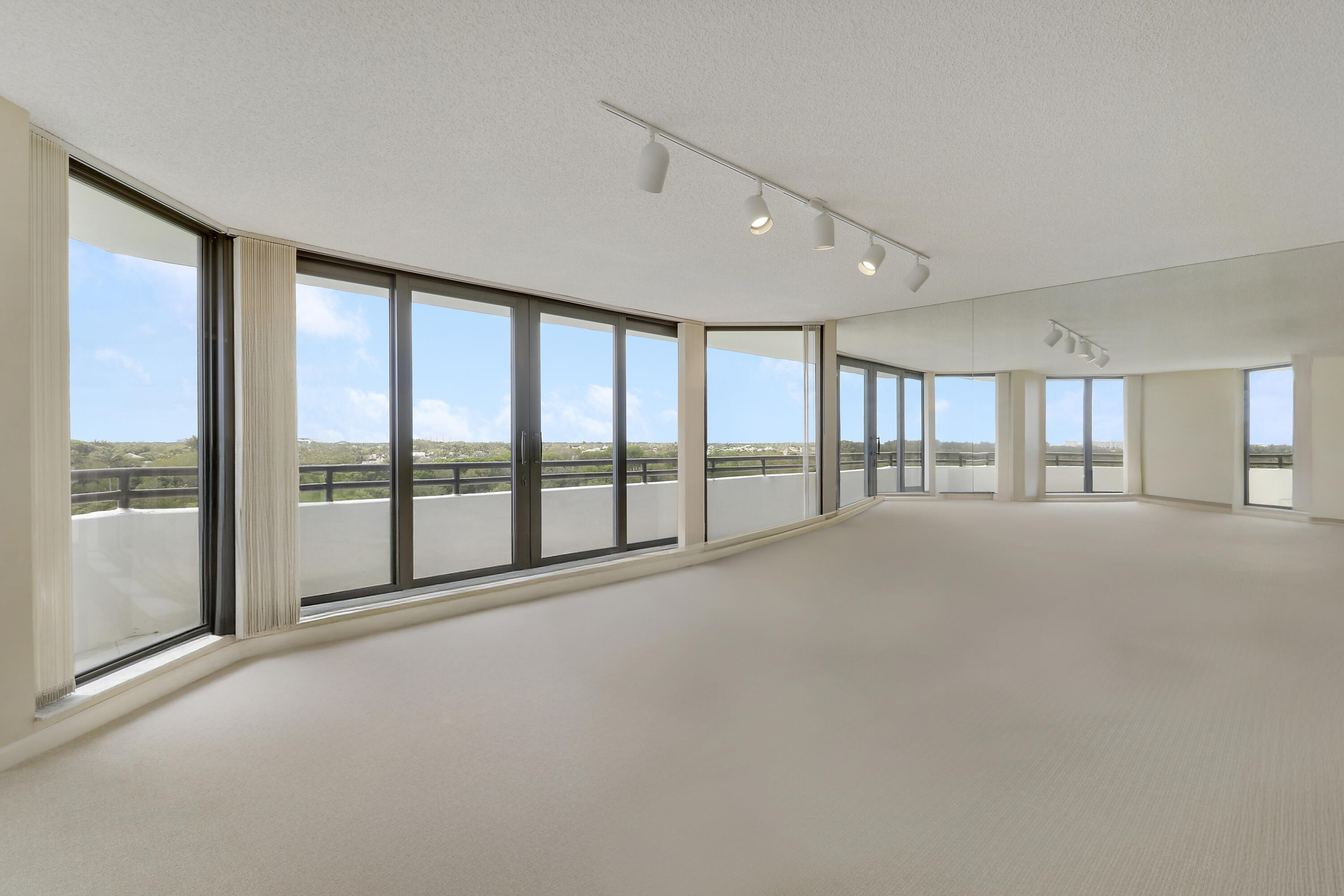 3322 Casseekey Island Road, Unit 604 Jupiter, FL 33477 - Photo 11 of 55 Great Room no furnishings II