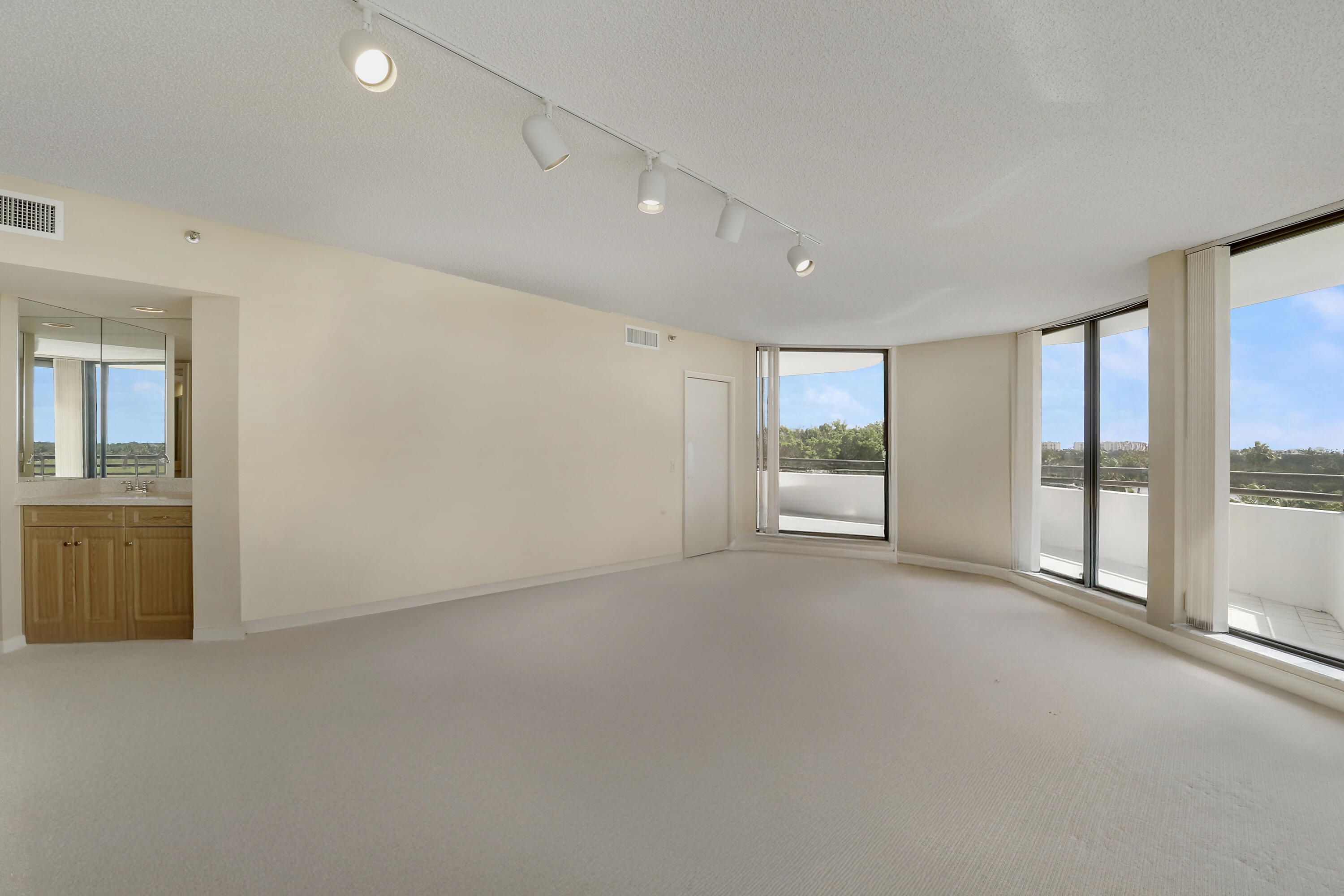 3322 Casseekey Island Road, Unit 604 Jupiter, FL 33477 - Photo 13 of 55 Great Room no furnishings