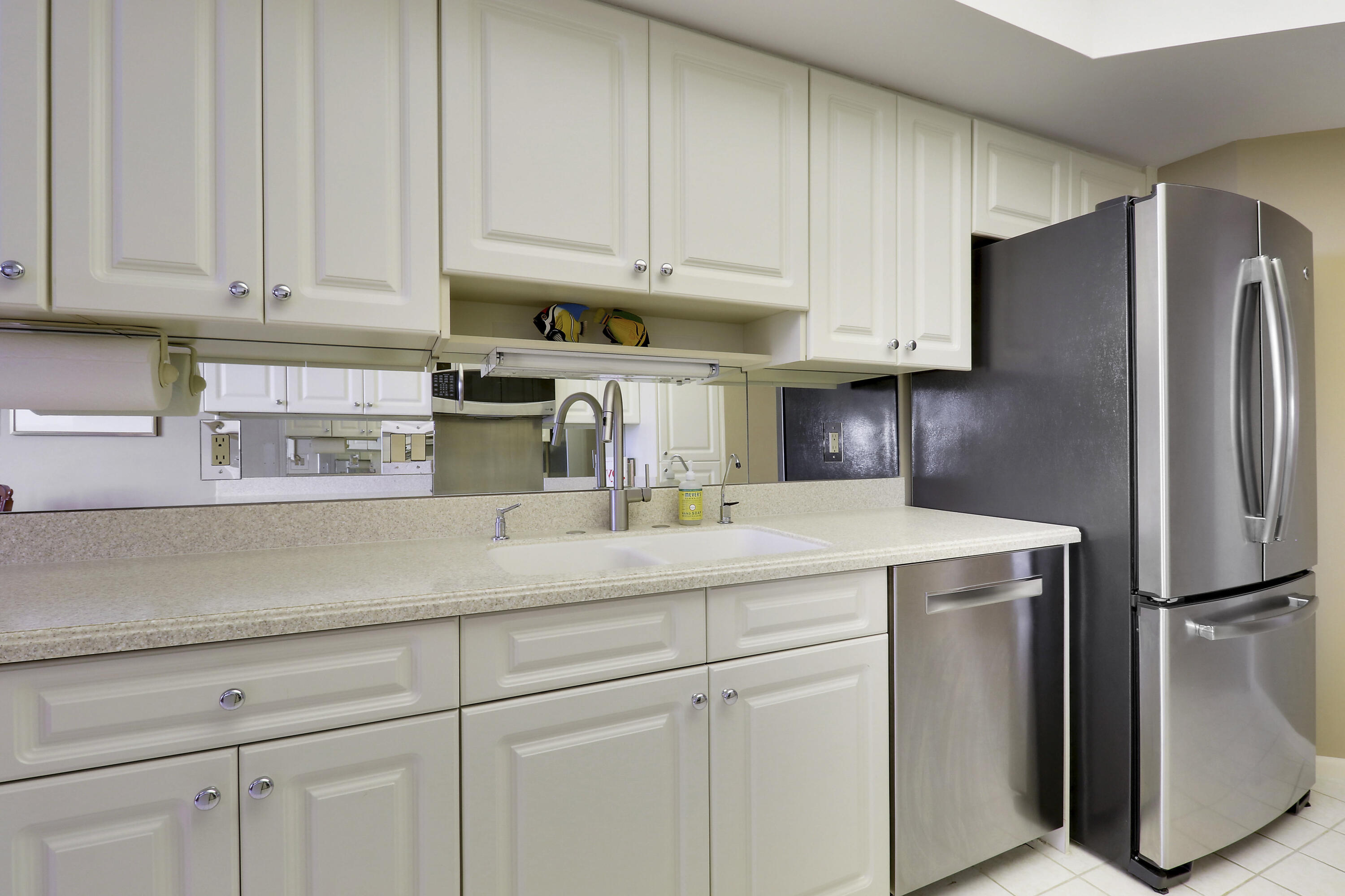 3322 Casseekey Island Road, Unit 604 Jupiter, FL 33477 - Photo 21 of 55 kitchen V