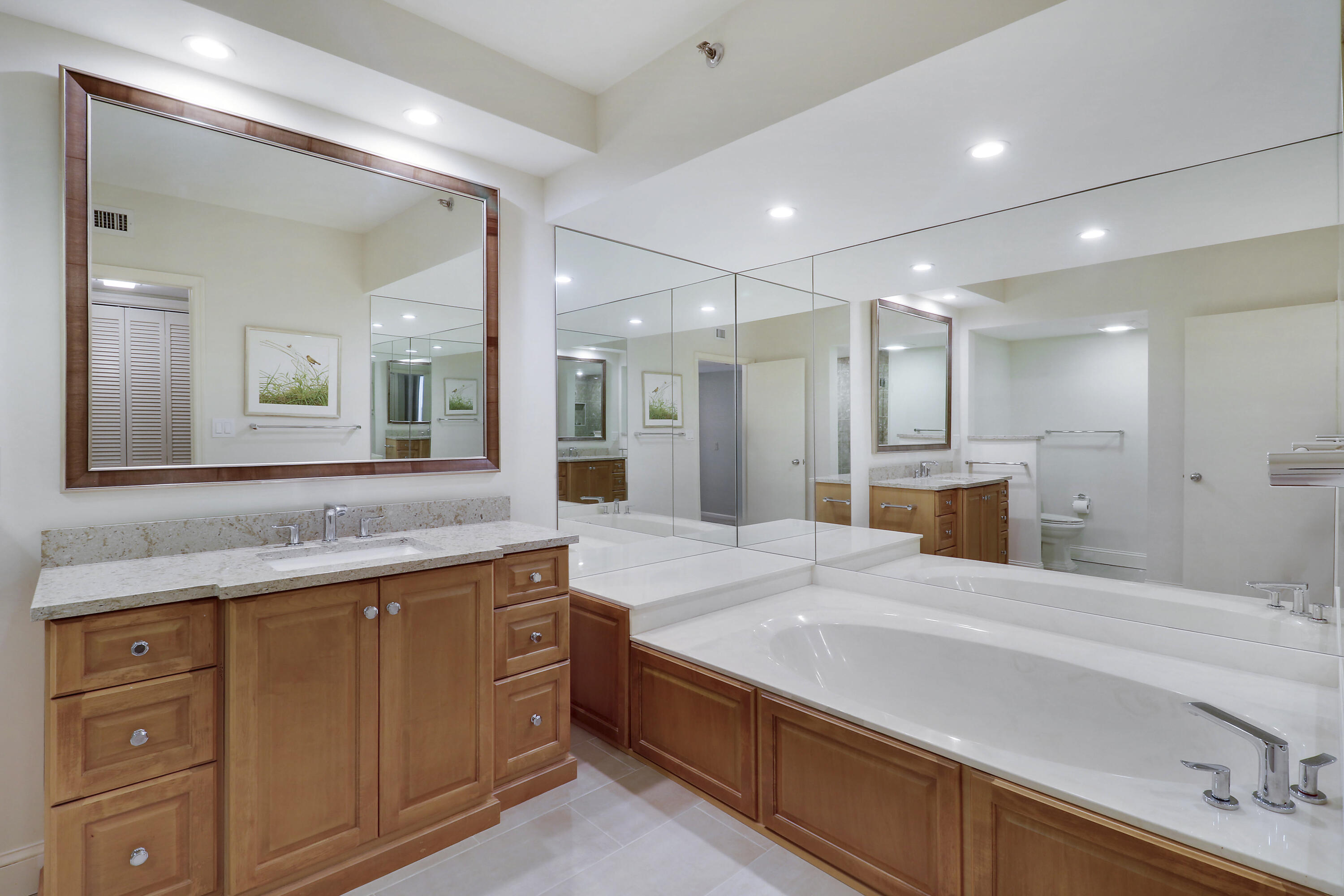 3322 Casseekey Island Road, Unit 604 Jupiter, FL 33477 - Photo 29 of 55 Second Bath