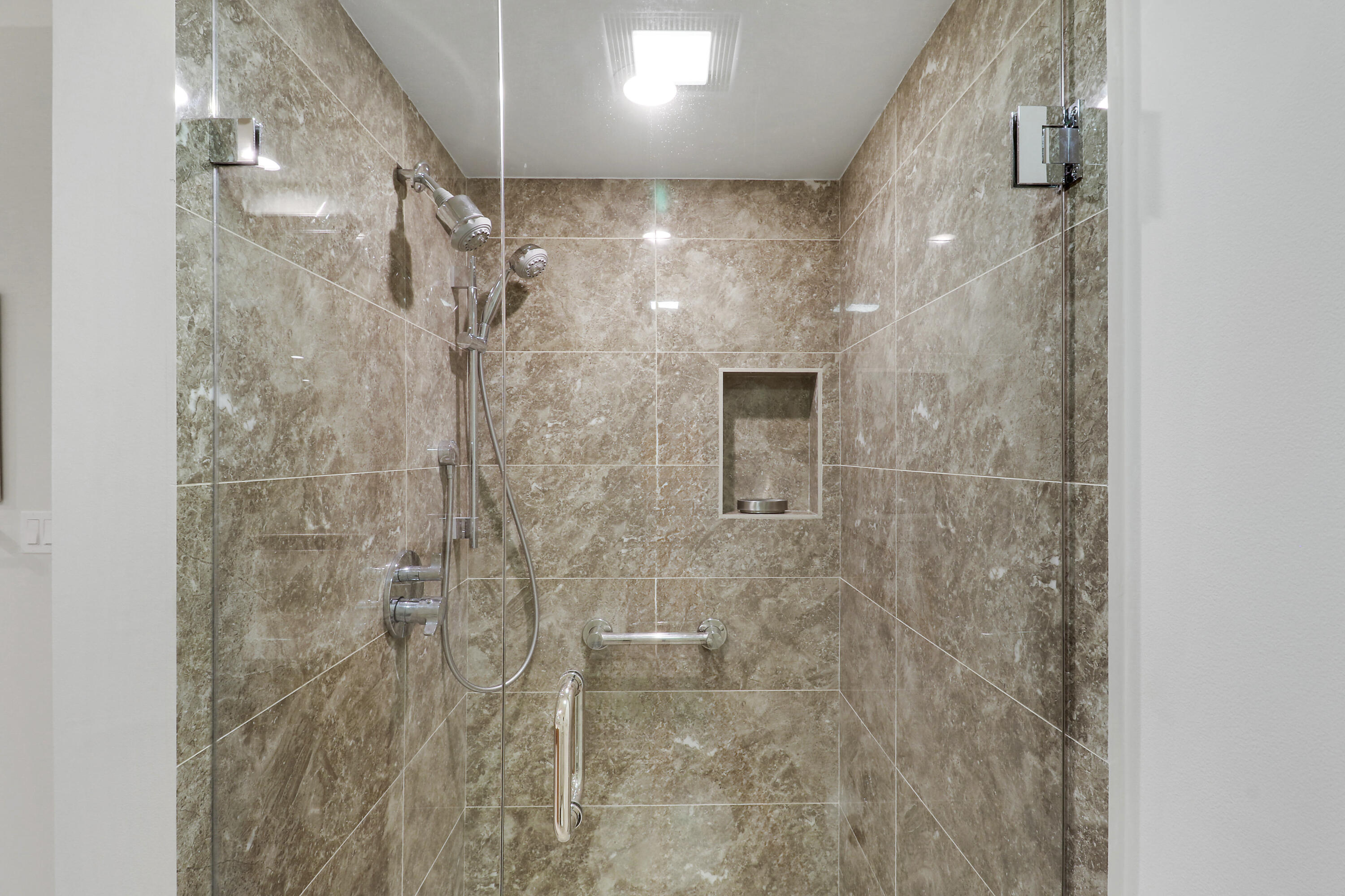 3322 Casseekey Island Road, Unit 604 Jupiter, FL 33477 - Photo 30 of 55 Second Bath Shower