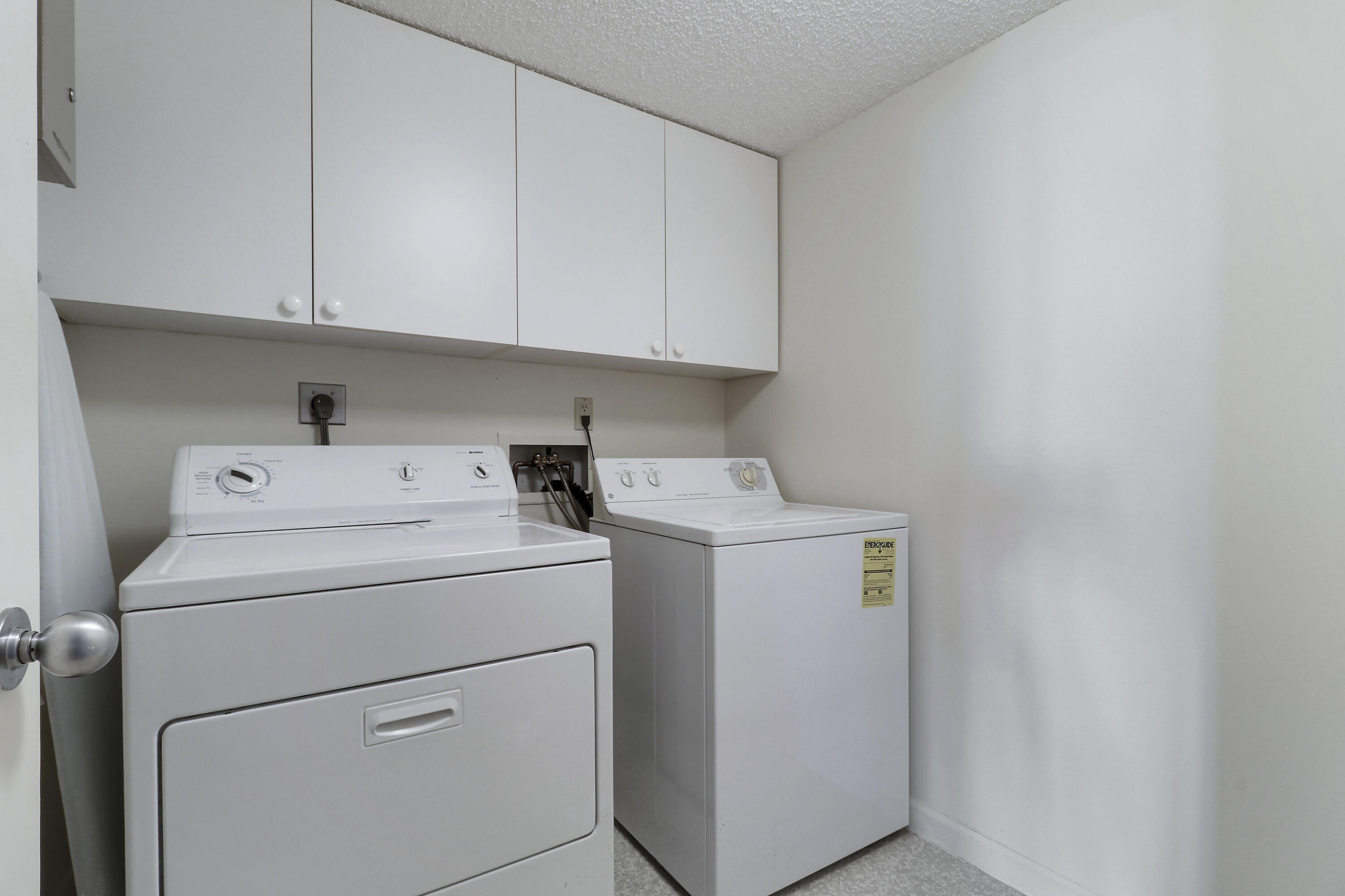 3322 Casseekey Island Road, Unit 604 Jupiter, FL 33477 - Photo 35 of 55 Laundry Room