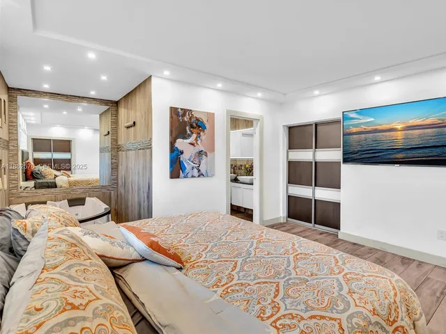 $1,085,000 | 20350 Highland Lakes Boulevard, Miami, FL 33179