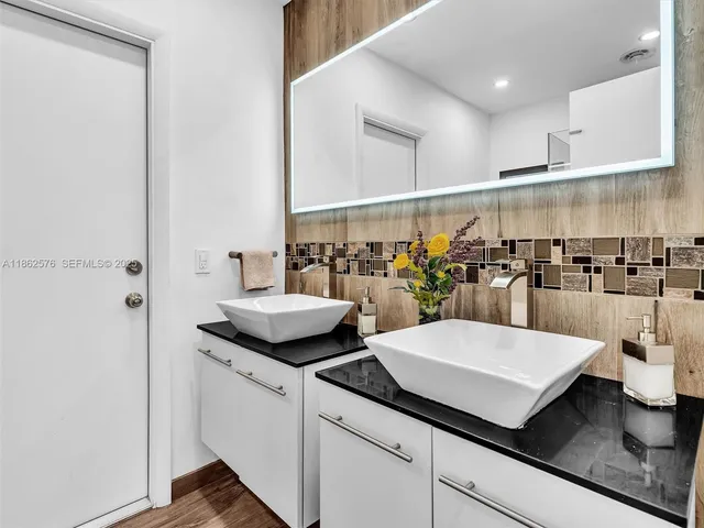 $1,085,000 | 20350 Highland Lakes Boulevard, Miami, FL 33179