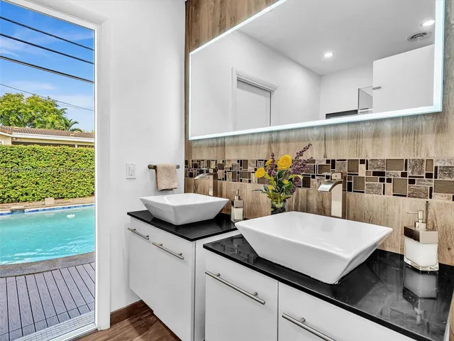 $1,085,000 | 20350 Highland Lakes Boulevard, Miami, FL 33179