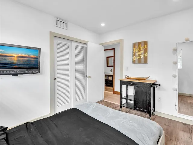 $1,085,000 | 20350 Highland Lakes Boulevard, Miami, FL 33179