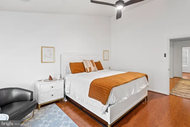 a view of a tennis court