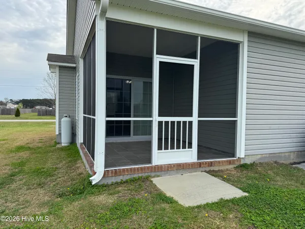 $1,905 | 208 Trophy Ridge Drive, Richlands, NC 28574