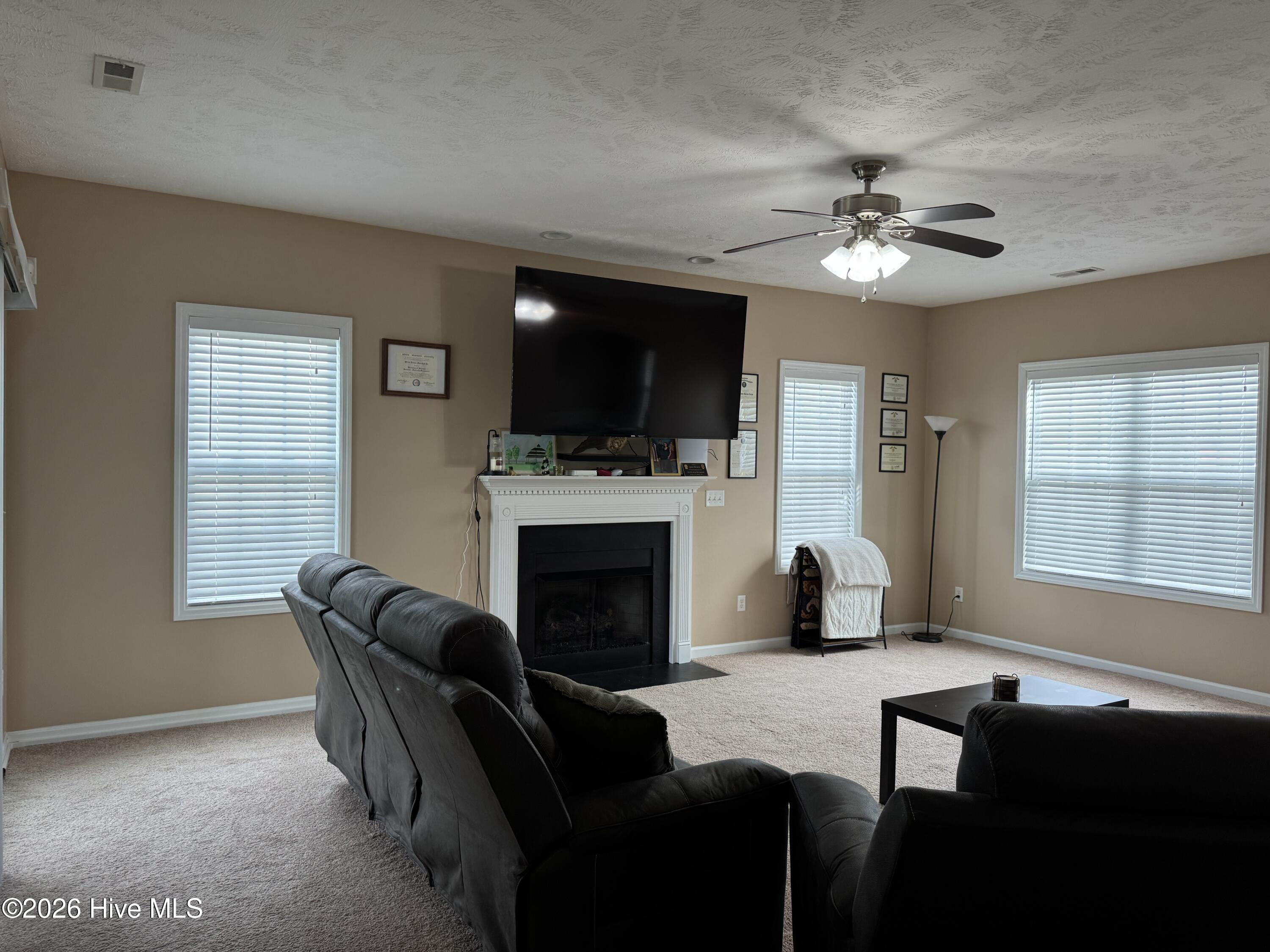 208 Trophy Ridge Drive Richlands, NC 28574 - Photo 2 of 18 IMG_3034