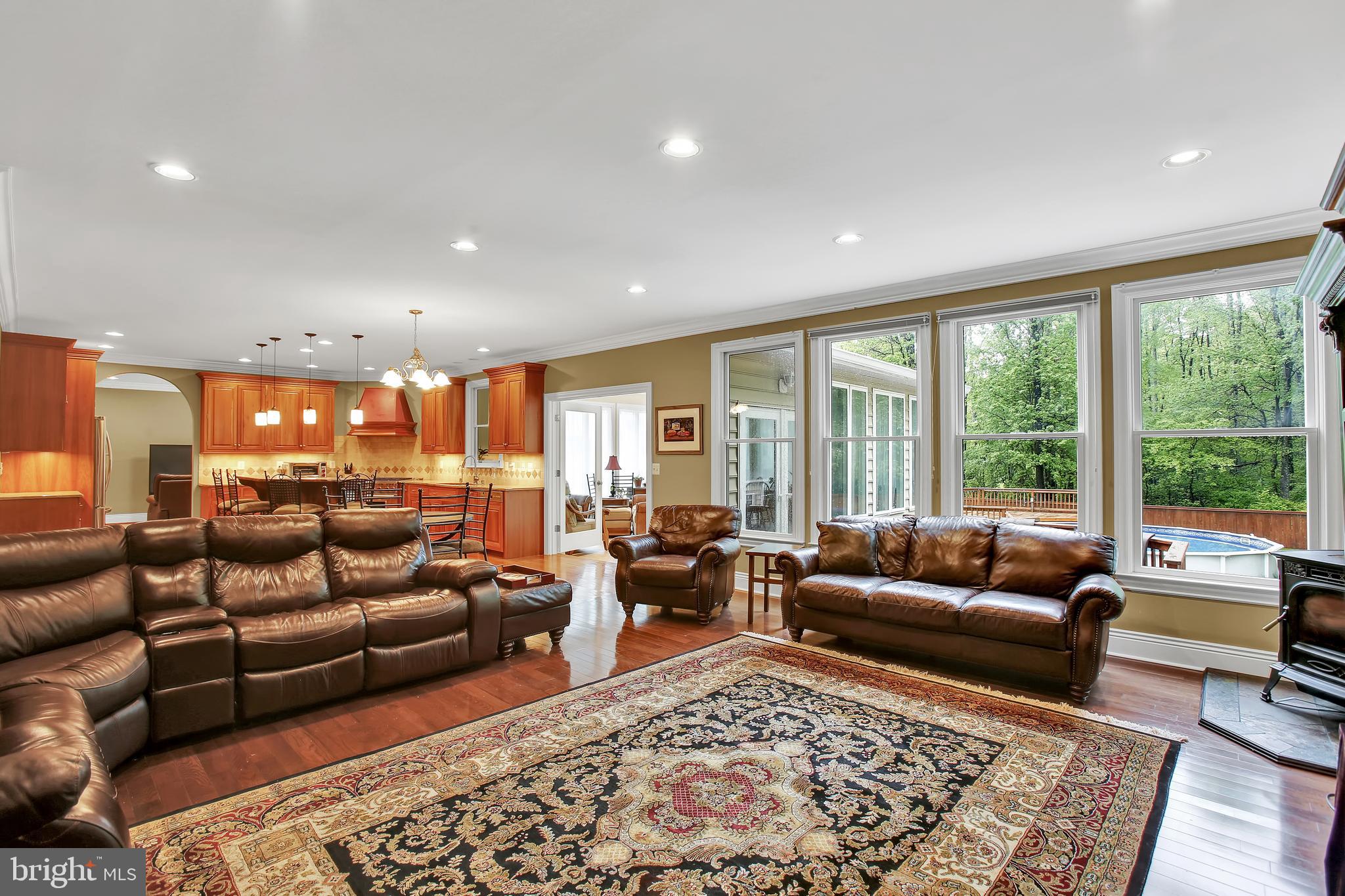 1424 Brewer Road Annapolis, MD 21409 - Photo 3 of 38 Livingroom