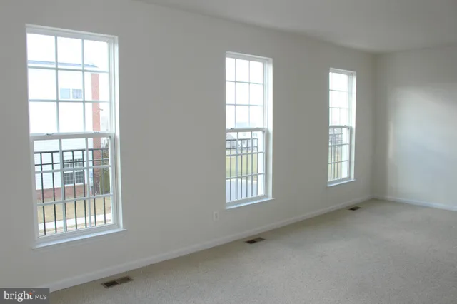 $3,200 | 13570 Village Green Drive, Leesburg, VA 20176