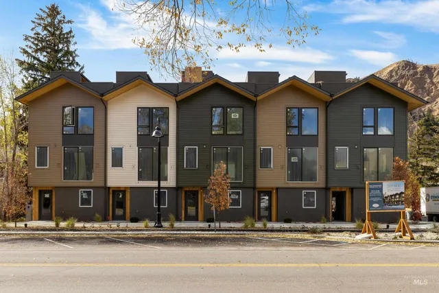 $869,900 | 317 North River Street, Unit 4 4, Hailey, ID 83333