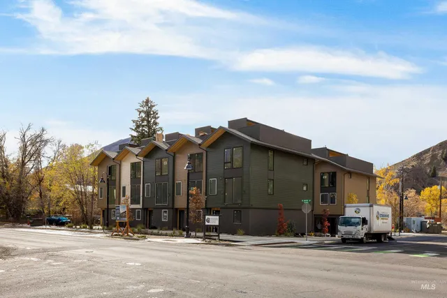 $869,900 | 317 North River Street, Unit 4 4, Hailey, ID 83333