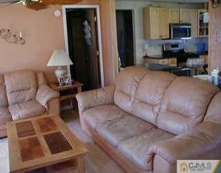 21 Steinbeck Road North Brunswick, NJ 08902 - Photo 3 of 8