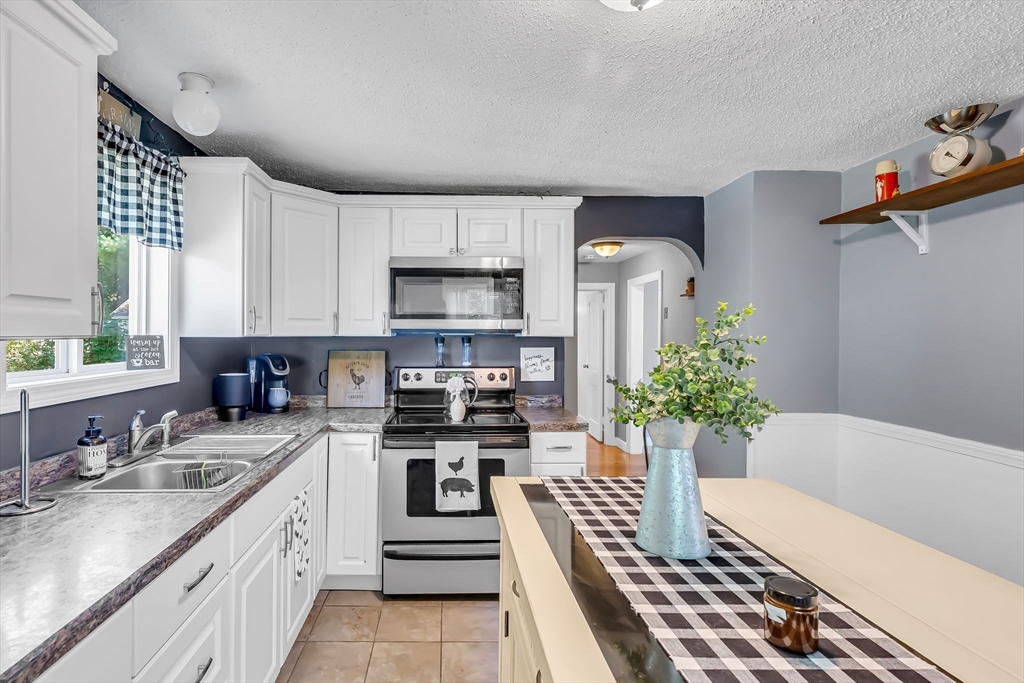 64 Old Boston Road Wilbraham, MA 01095 - Photo 7 of 23 Gallery Image 7