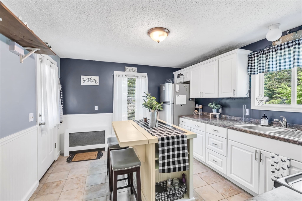 64 Old Boston Road Wilbraham, MA 01095 - Photo 8 of 23 Gallery Image 8