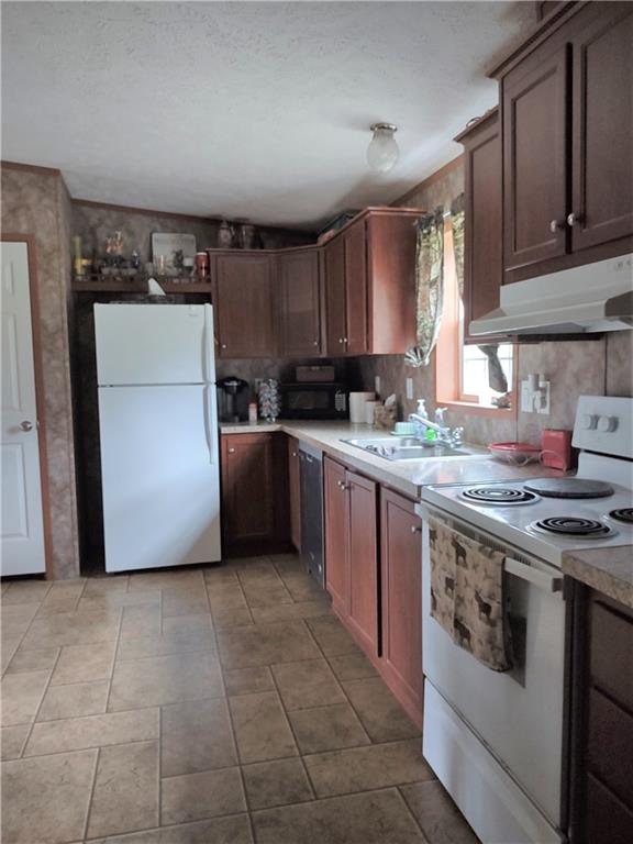 435 Christie Road Hilliards, PA 16040 - Photo 5 of 19 Gallery Image 5