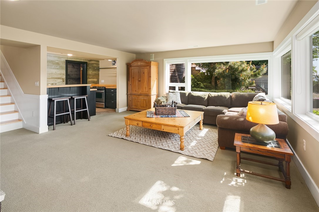 27225 Hake Road Southwest Vashon, WA 98070 - Photo 14 of 25 Gallery Image 14