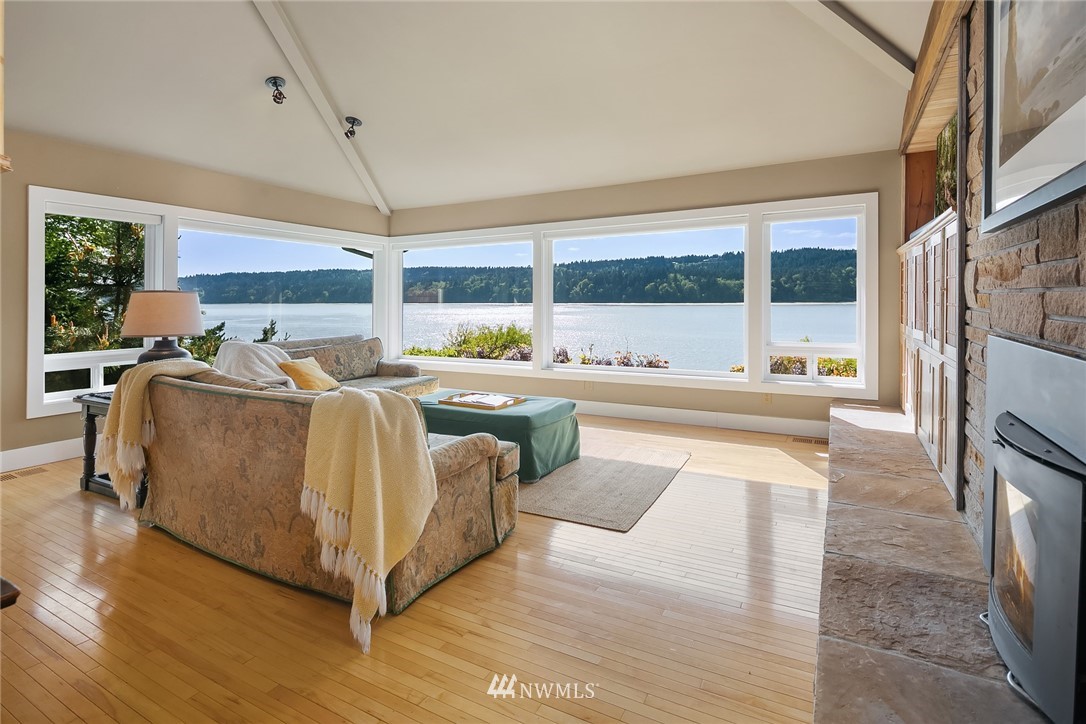 27225 Hake Road Southwest Vashon, WA 98070 - Photo 3 of 25 Gallery Image 3
